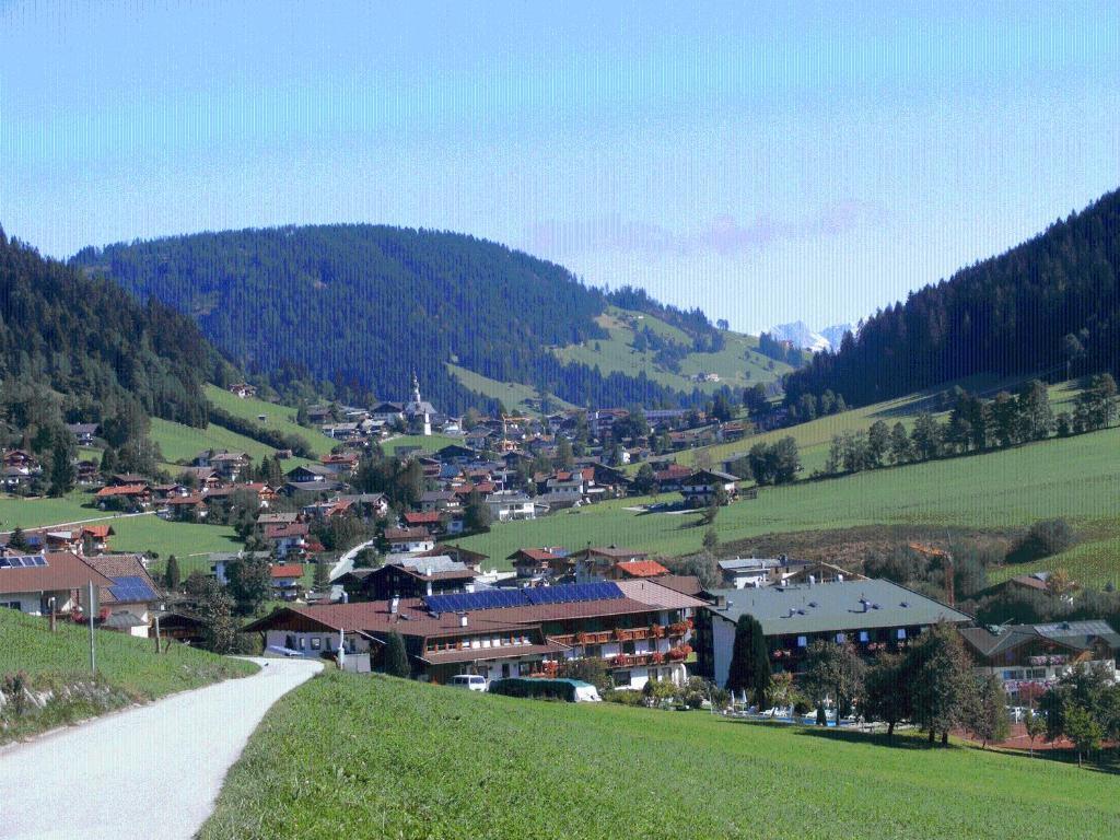 Landgasthof Dorferwirt Oberau Exterior photo